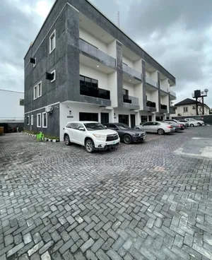 4bdrm Duplex in Off Admiraty Way, for rent