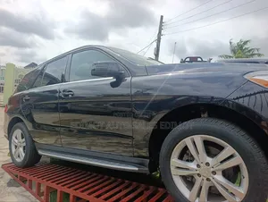 Mercedes-Benz M Class ML350 4MATIC 4dr SUV AWD (3.5L 6cyl 7A) 2014