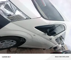 Toyota HiAce 2023 White