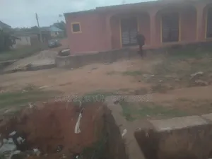 9bdrm Block of Flats in Temitope Lane, Ikorodu for sale