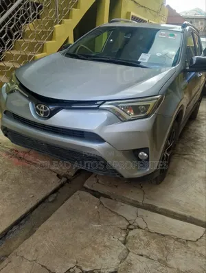 Toyota RAV4 SE FWD (2.5L 4cyl 6A) 2017 Silver