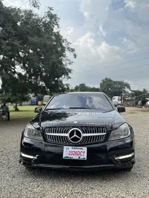 Mercedes-Benz C300 2013 Black