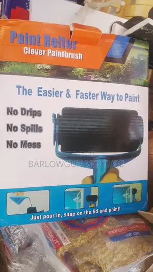 Paint Roller With Clever Paintbrush