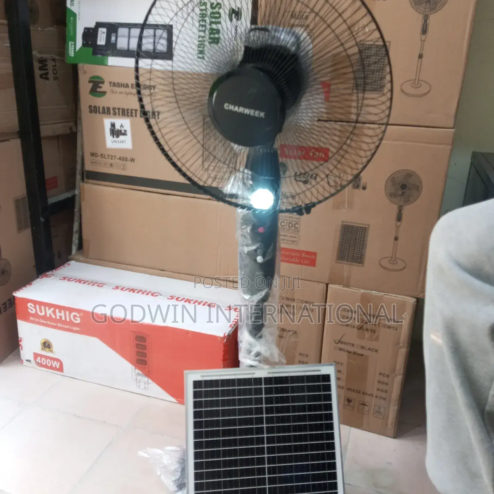 Solar Rechargeable Fan a C / D C