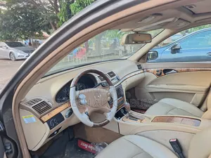 Mercedes-Benz E350 Base 4Matic Sedan AWD (3.5L 6cyl 5A) 2009 Gray