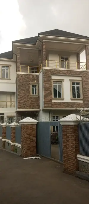 5bdrm Duplex in Asokoro for sale