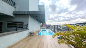 Luxurious 1 Bedroom Apartment With Rooftop Swimming Pool and Sea View