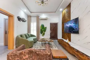 Luxurious 2 Bedroom Apartment Swimming Pool and Games