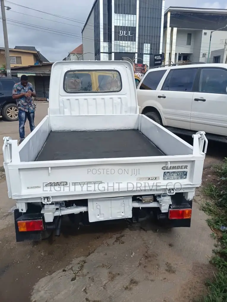Daihatsu Hijet 2010 White