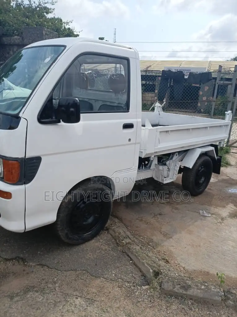 Daihatsu Hijet 2010 White
