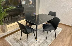 4 Seater Spacious Dinning Set