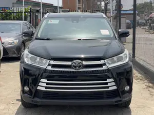Toyota Highlander XLE 4x4 V6 (3.5L 6cyl 8A) 2018 Black