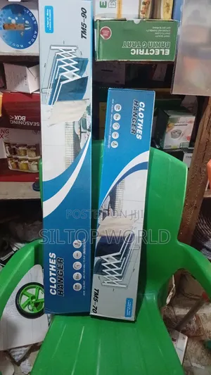 70cm Retractable Wall-Mounted Clothes Hanger