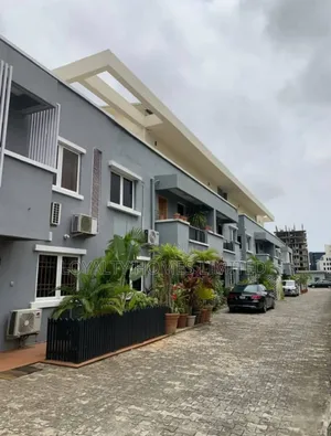Furnished 3bdrm Apartment in Parkview Estate for sale
