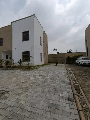 4bdrm Duplex in Maitama for sale