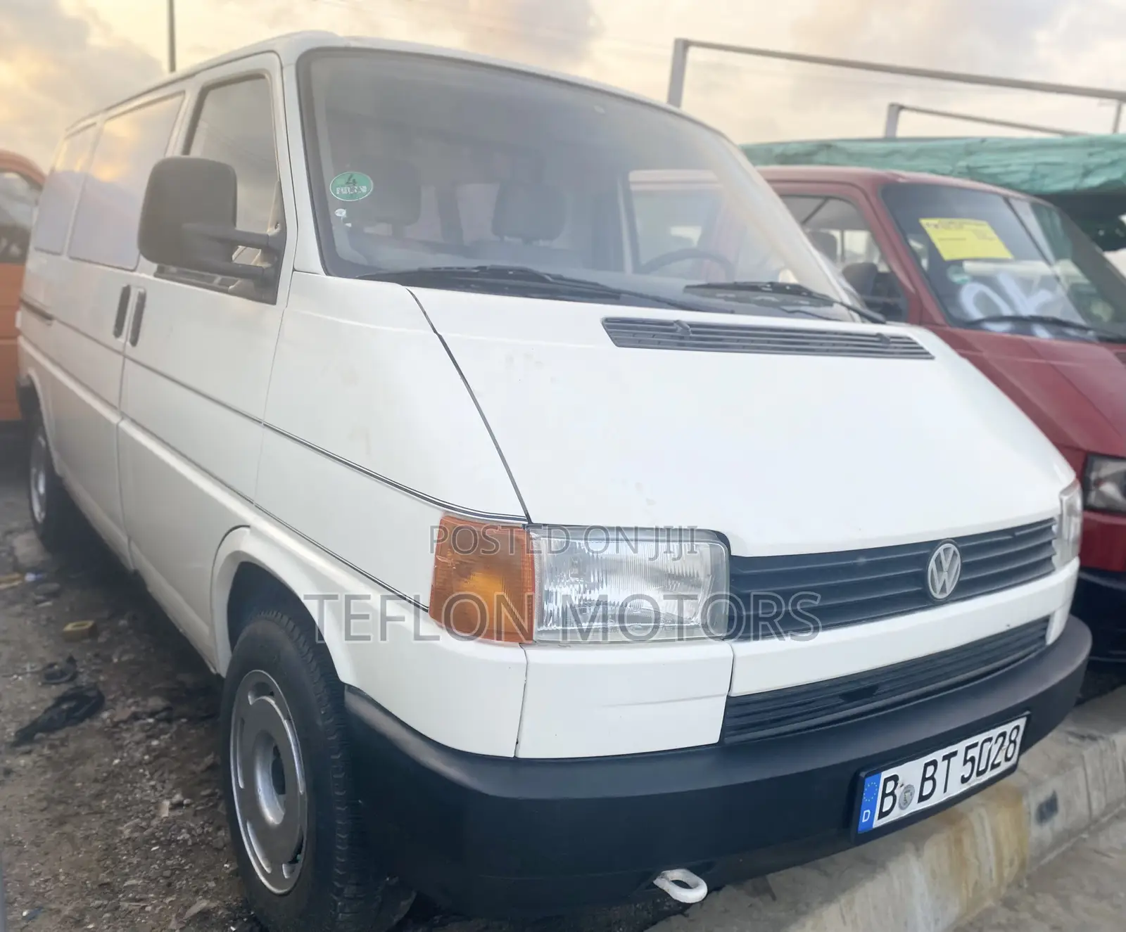 Volkswagen LT 2000 White
