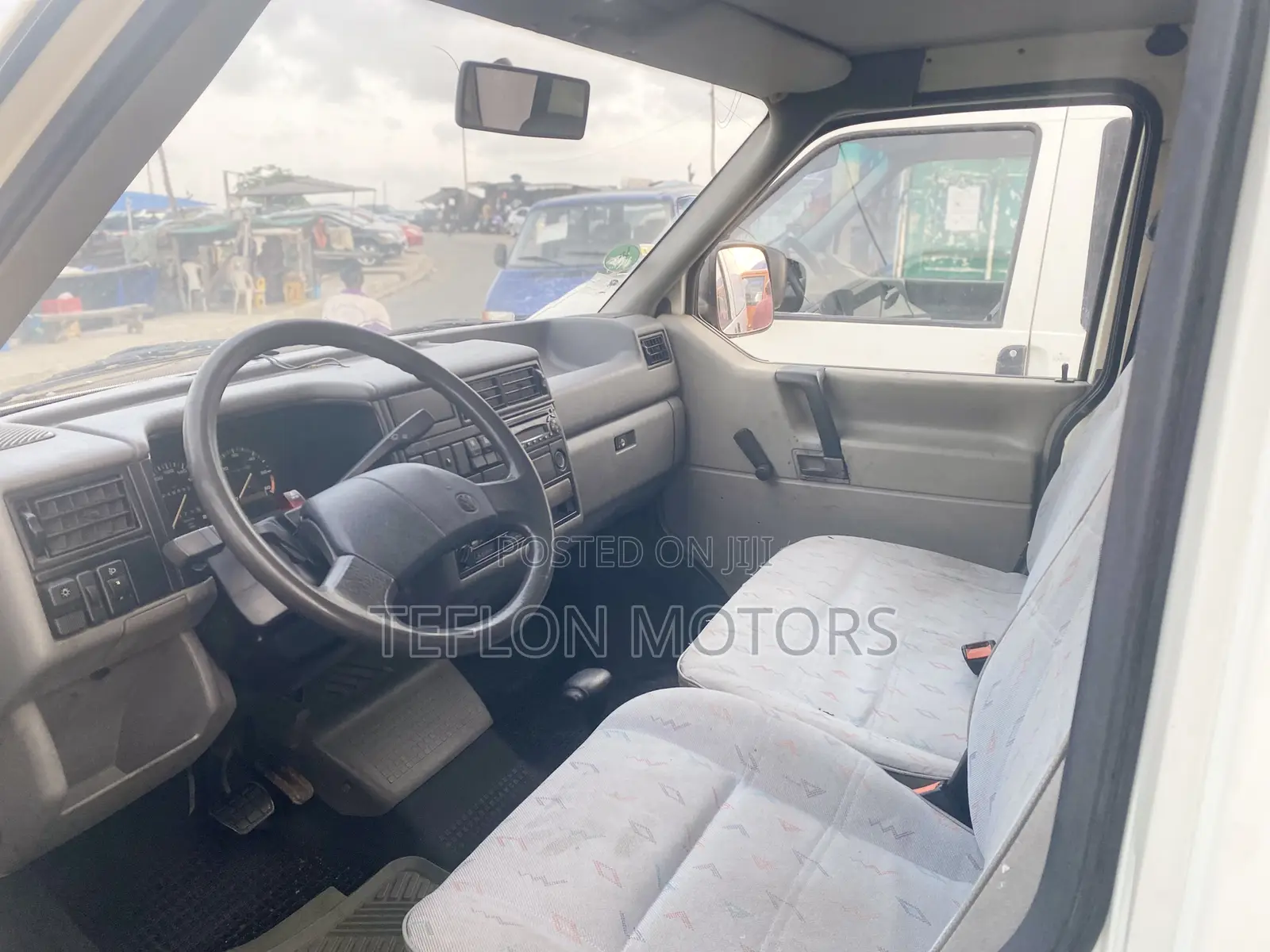 Volkswagen LT 2000 White