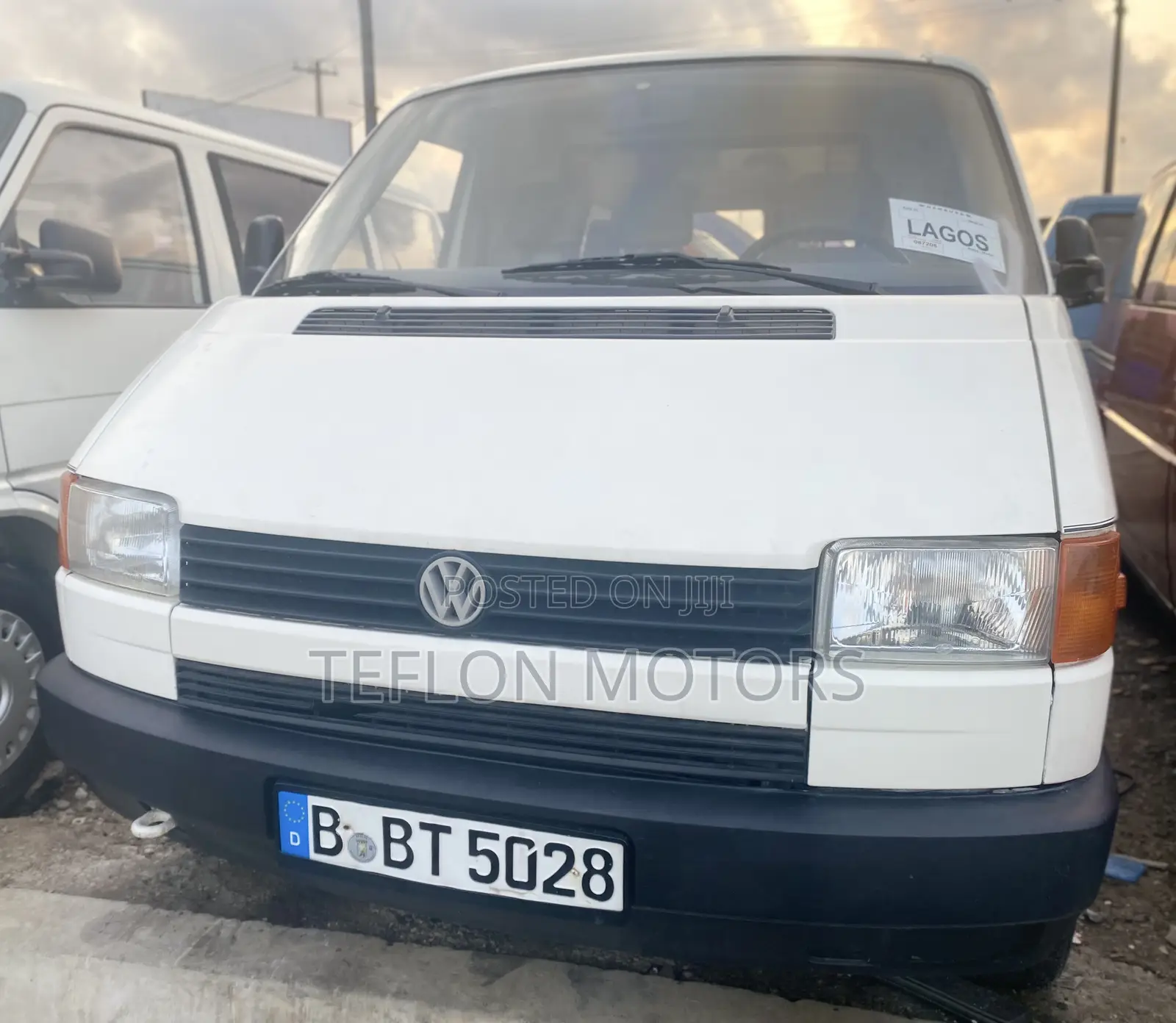 Volkswagen LT 2000 White