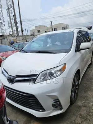 Toyota Sienna 2019 White