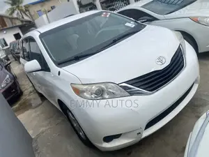 Toyota Sienna 2014 White