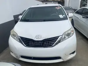 Toyota Sienna 2014 White