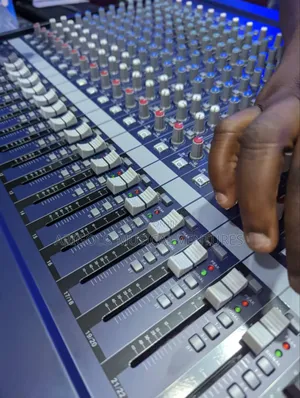 Professional 32 Channels Yamaha Mixer Mg32/14fx Big Name  