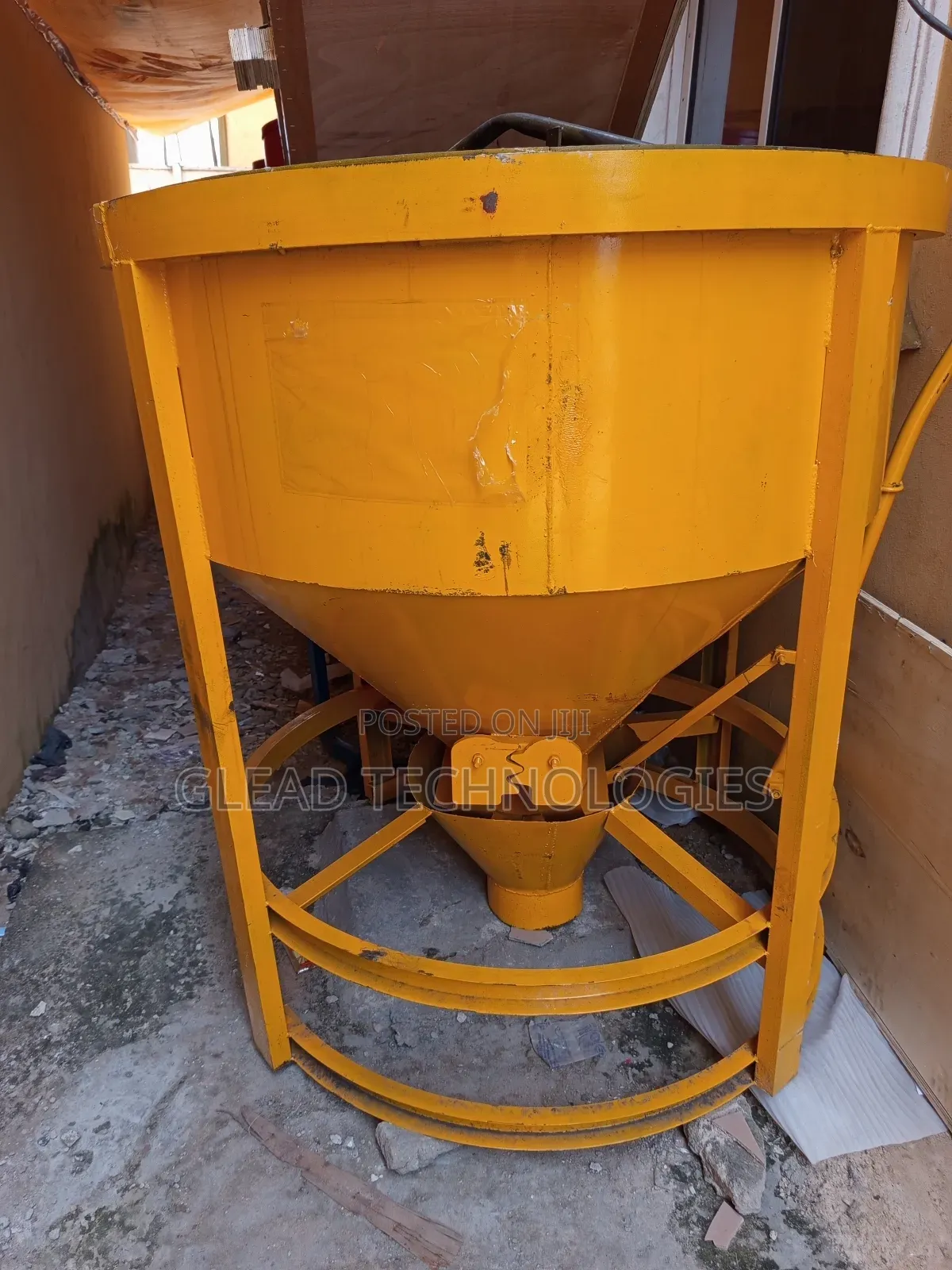 1000l Concrete Bucket With Funnel