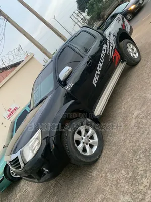 Toyota Hilux SR 4x4 2014 Black