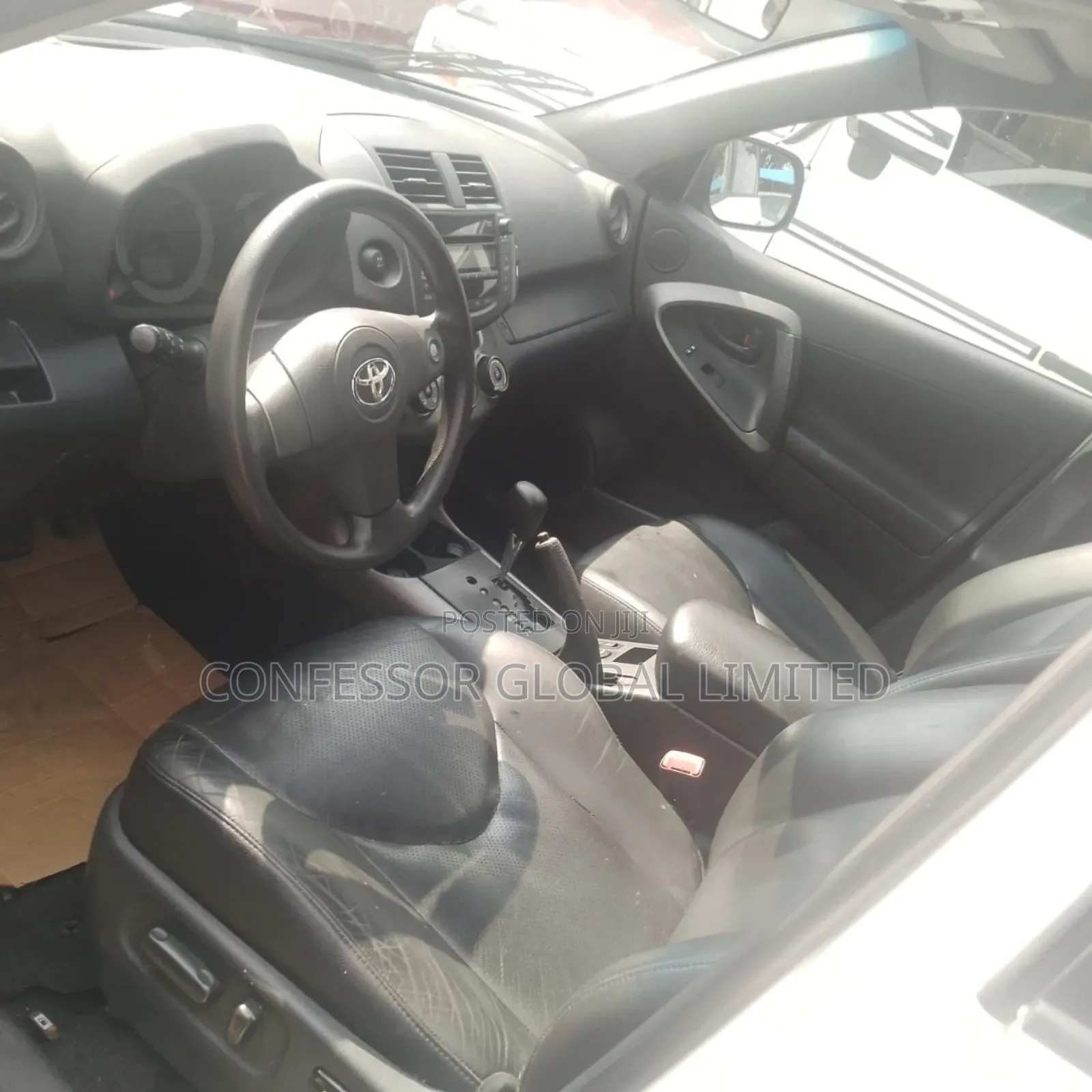 Toyota RAV4 2011 White