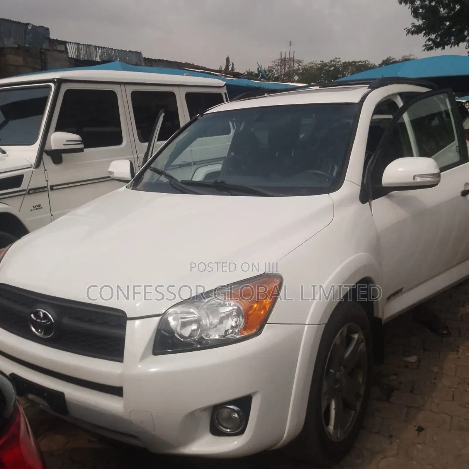 Toyota RAV4 2011 White