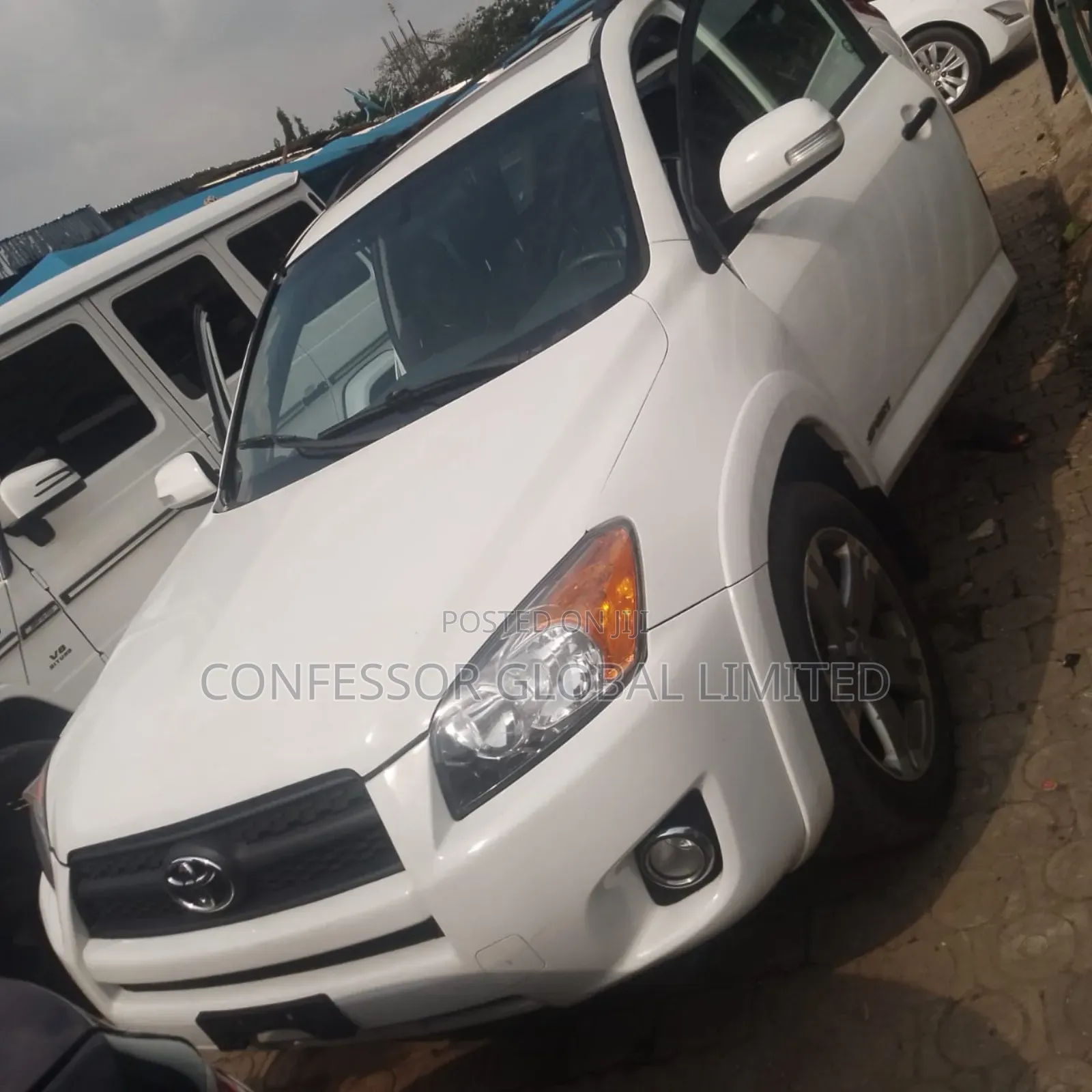 Toyota RAV4 2011 White