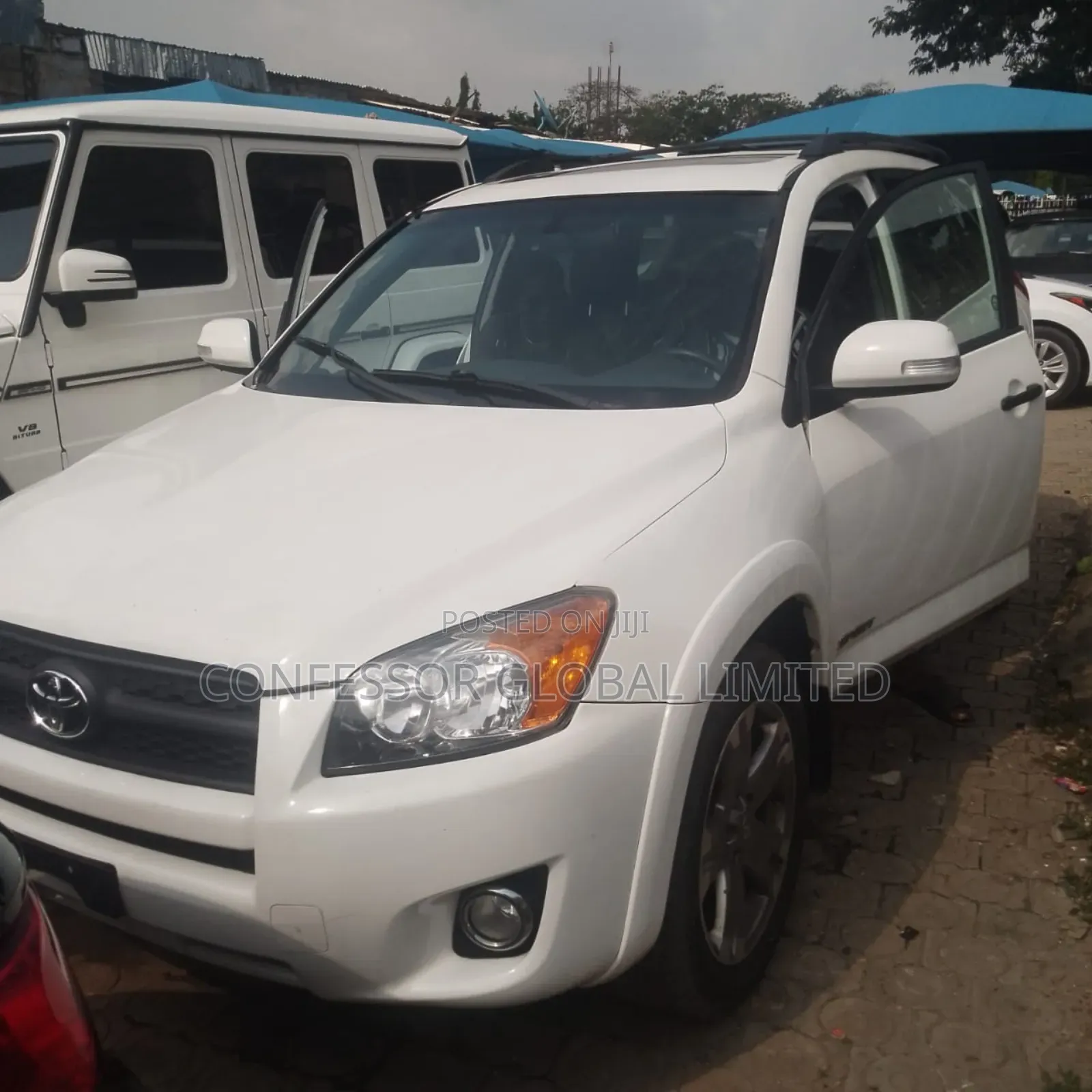 Toyota RAV4 2011 White