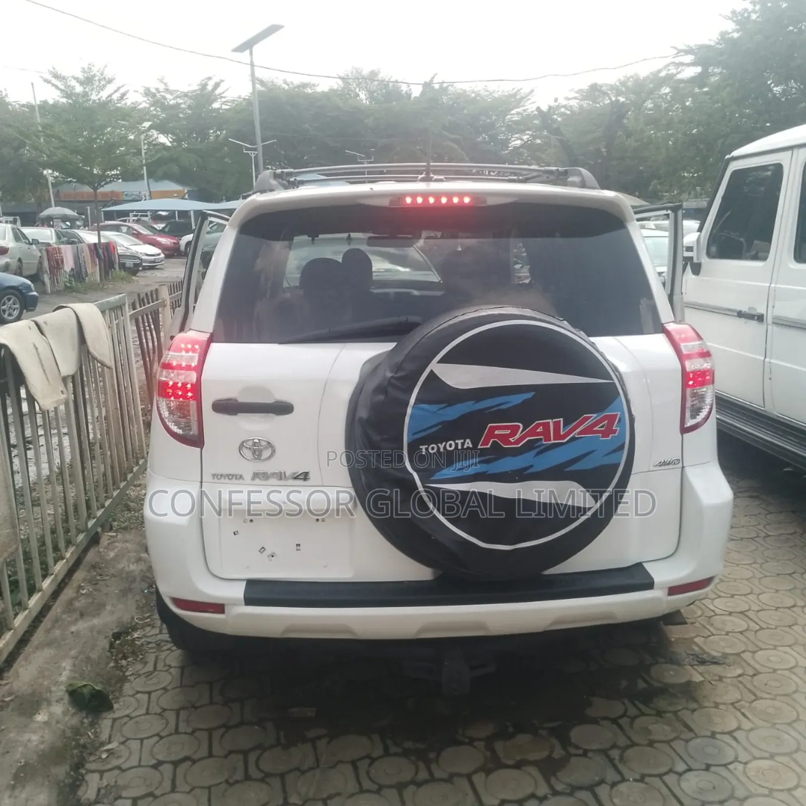 Toyota RAV4 2011 White