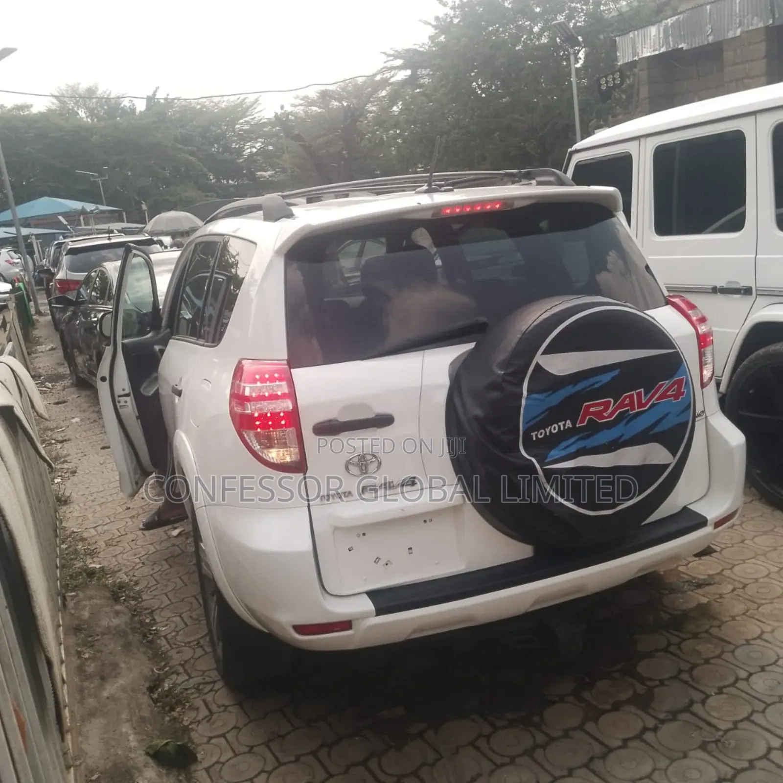 Toyota RAV4 2011 White