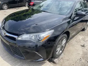 Toyota Camry SE w/Special Edition Pkg (2.5L 4cyl 6A) 2016 Black