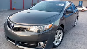 Toyota Camry SE 4dr Sedan (2.5L 4cyl 6A) 2013 Gray