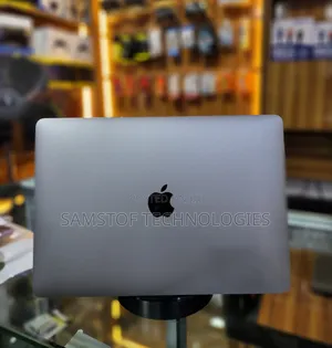 Laptop Apple MacBook Pro 2017 16GB Intel Core i7 SSD 512GB