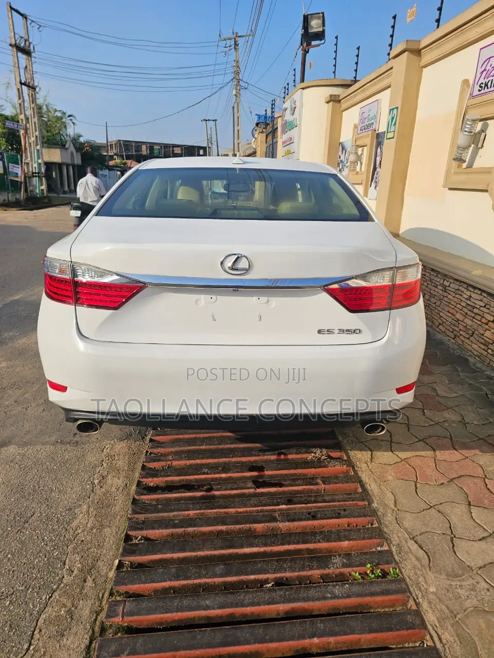 Lexus ES 350 FWD 2013 White