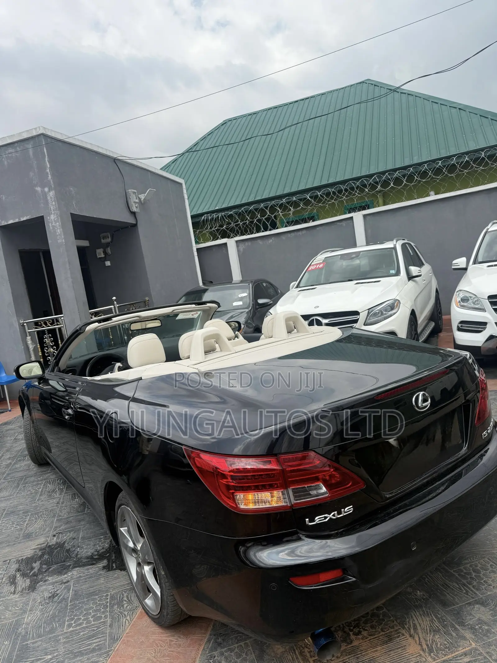 Lexus IS 250 C Automatic 2010 Black