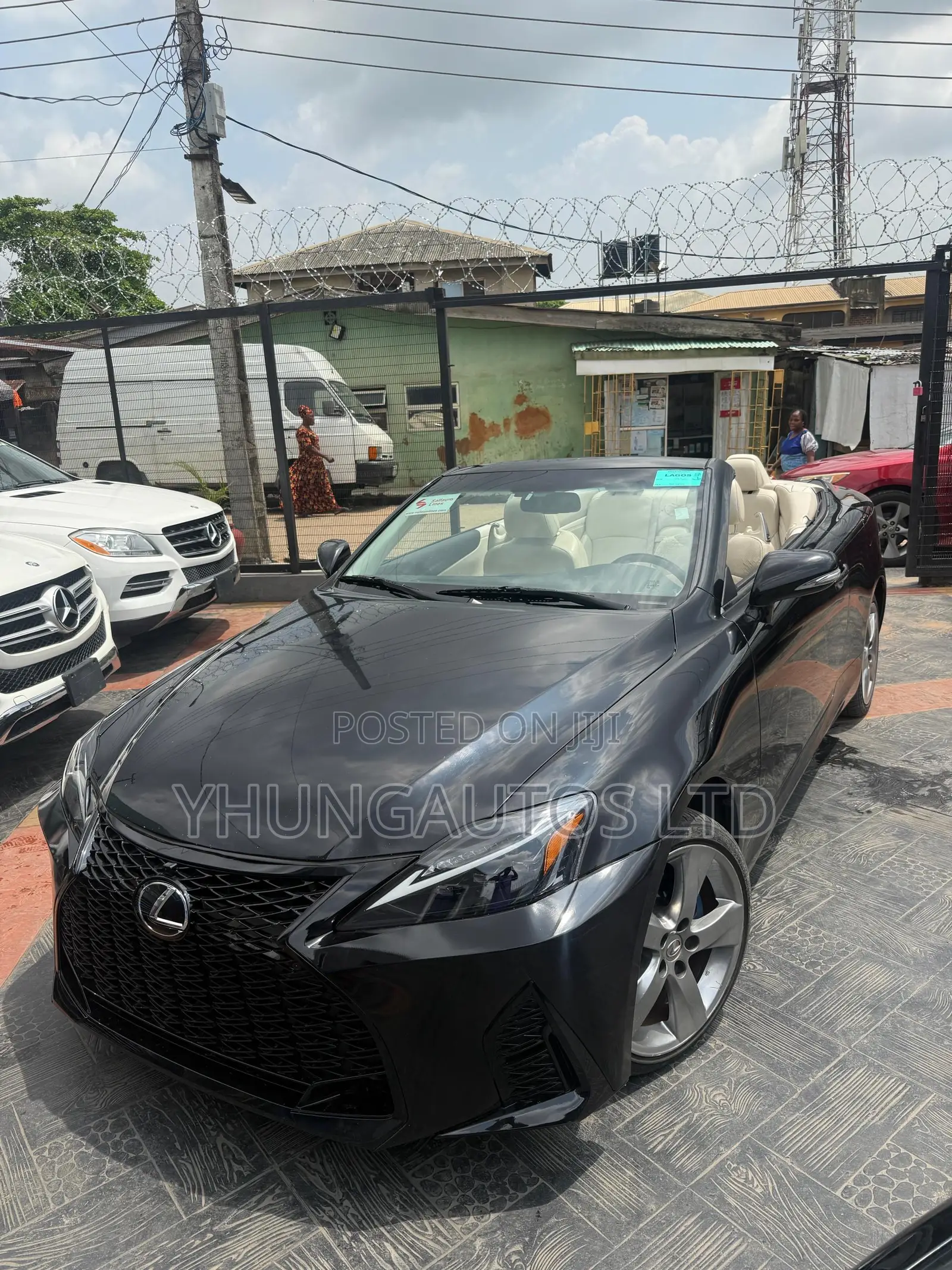 Lexus IS 250 C Automatic 2010 Black