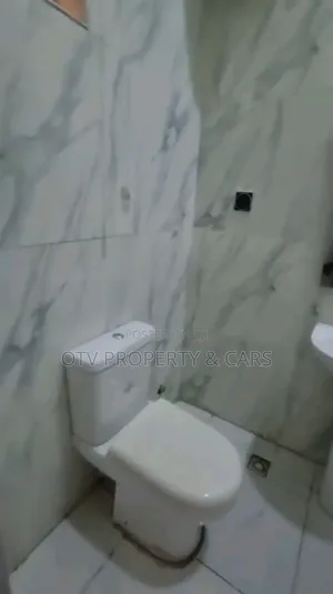 Furnished 5bdrm Duplex in Chevron for rent