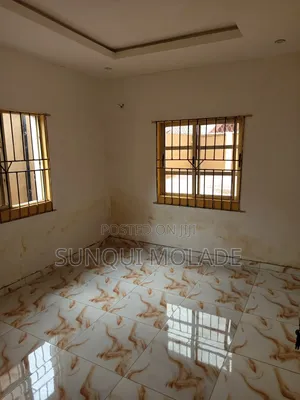Mini Flat in Unique Estate for rent