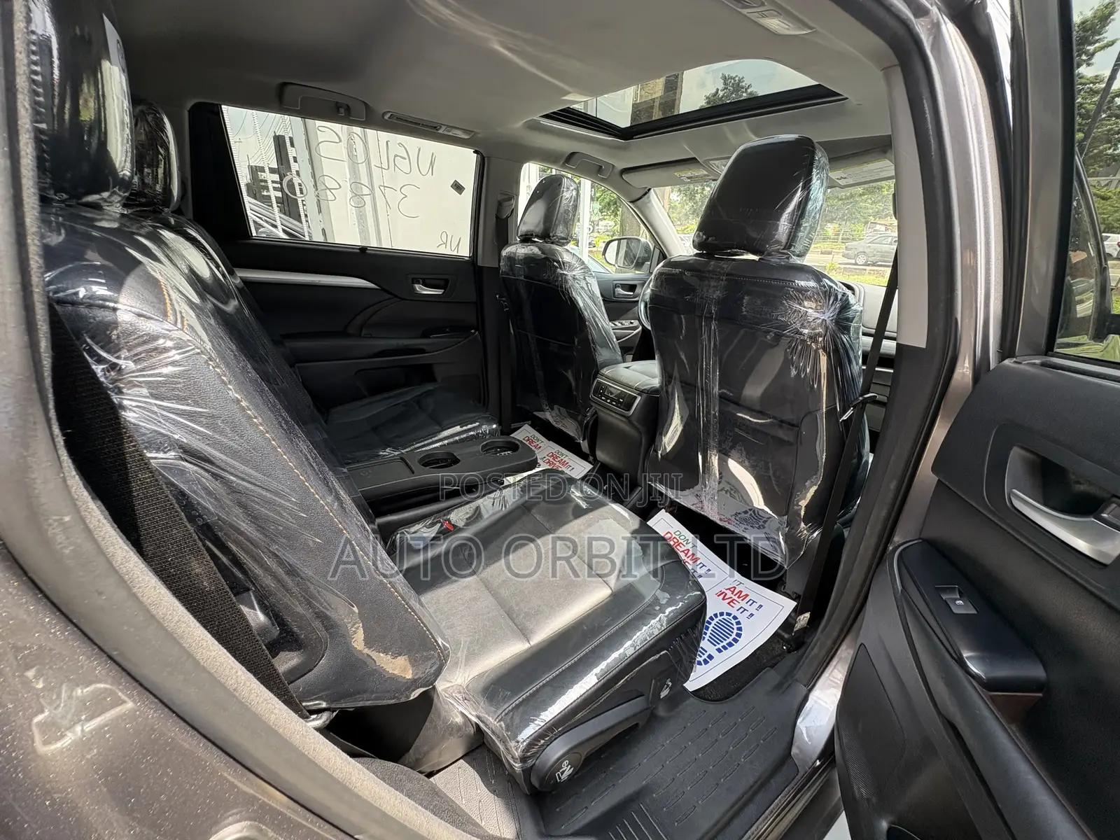 Toyota Highlander XLE 4x4 V6 (3.5L 6cyl 8A) 2018 Gray