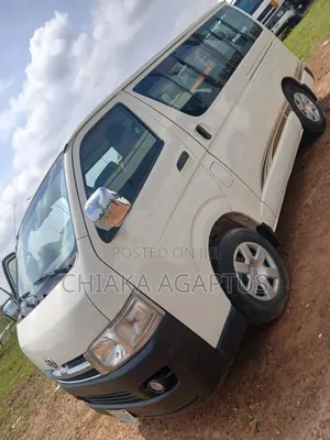Toyota HiAce 2010 White