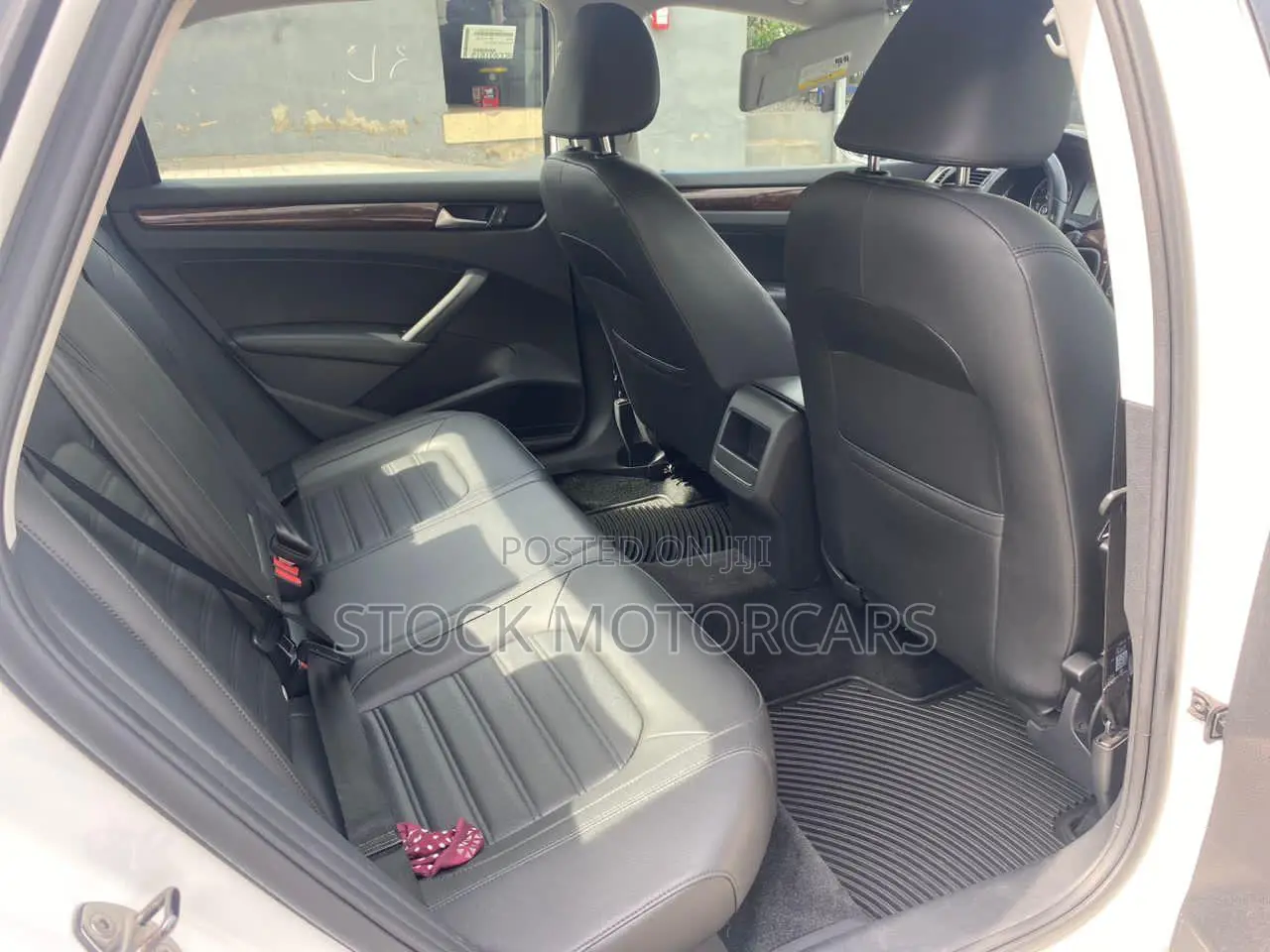 Volkswagen Passat 2012 White