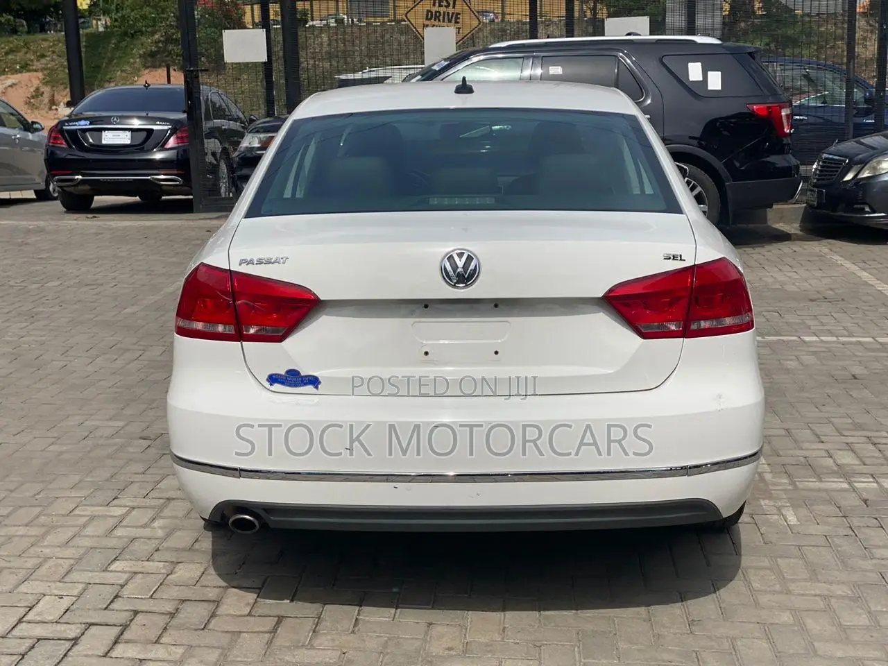 Volkswagen Passat 2012 White
