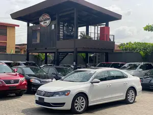 Volkswagen Passat 2012 White