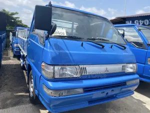 Mitsubishi Delica 2010 Blue