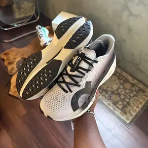 Original On Running Cloud Boom Max Sneakers