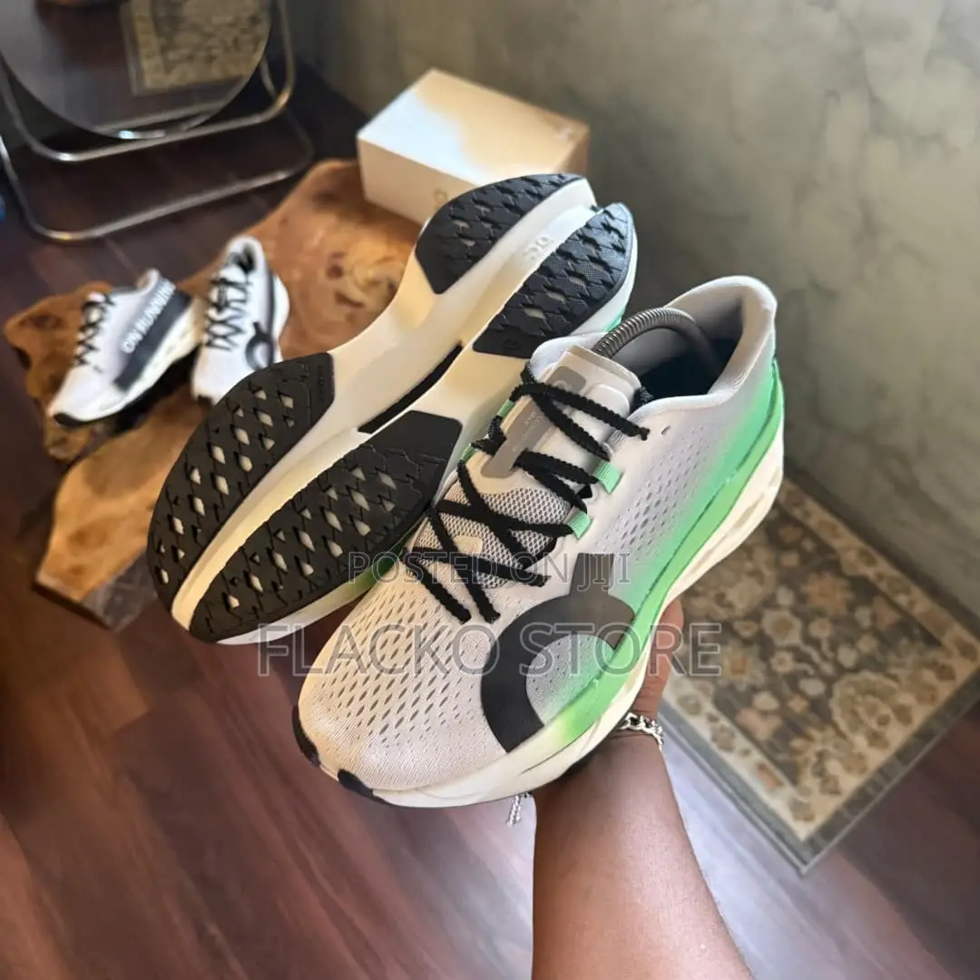 Original On Running Cloud Boom Max Sneakers